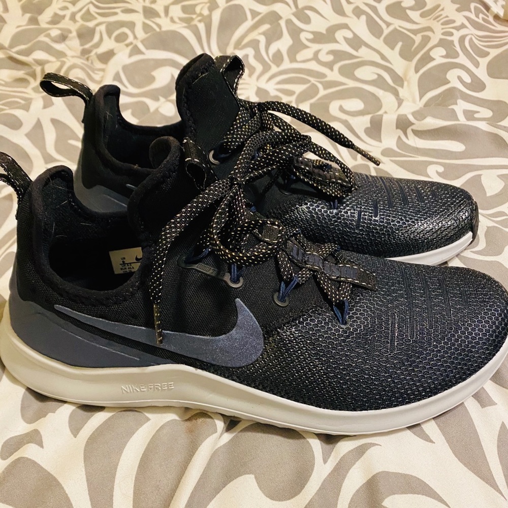🌺NIKE TRAINERS🌺